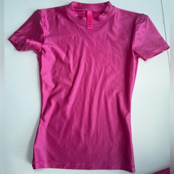SKIMS SHINE JERSEY T-shirt- XS NWOT - Picture 3 of 5